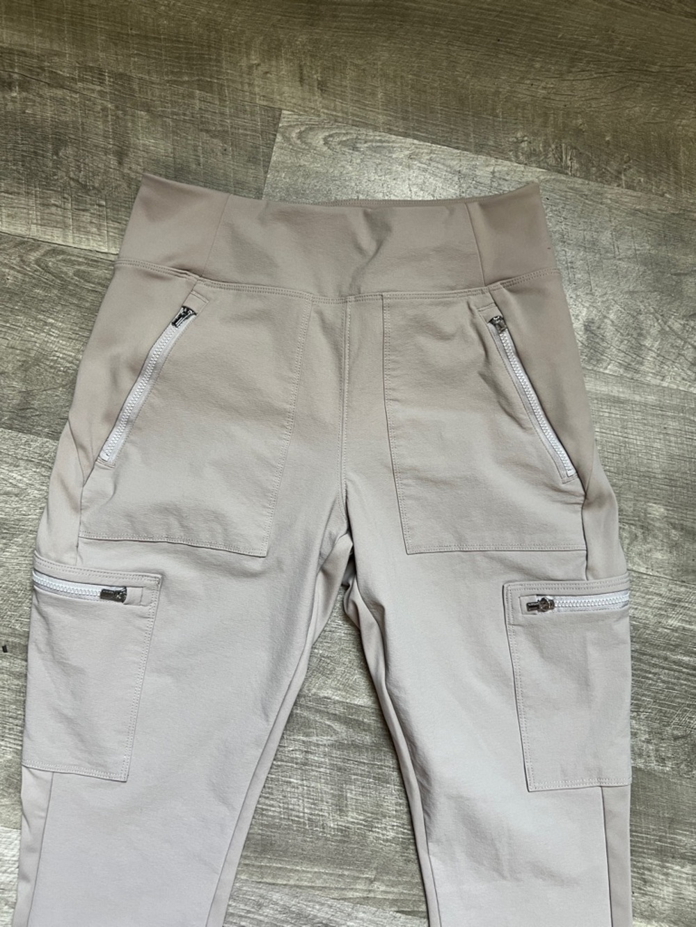Athleta Headlands Hybrid High Rise Cargo Legging - Picture 6 of 15